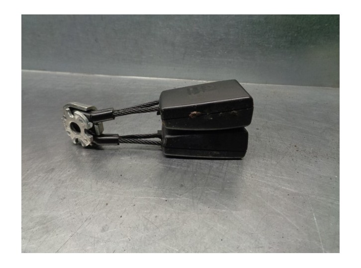 Recambio de enganche cinturon para skoda rapid 1.6 tdi dpf referencia OEM IAM 5JA857488  TRA IZ CENT ,