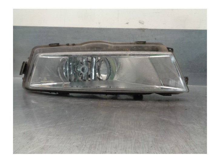 Recambio de faro antiniebla izquierdo para skoda rapid 1.6 tdi dpf referencia OEM IAM 5JA941701 