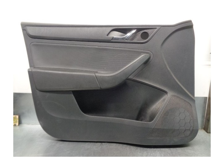 Recambio de guarnecido puerta delantera izquierda para skoda rapid 1.6 tdi dpf referencia OEM IAM 5JA01L 