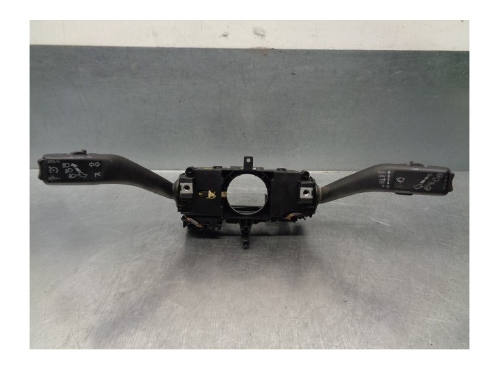 Recambio de mando luces para skoda rapid 1.6 tdi dpf referencia OEM IAM 6RA953521C 