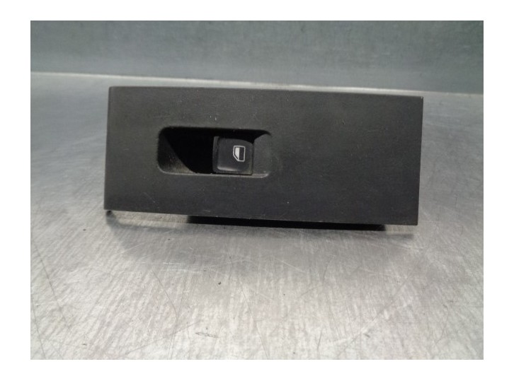 Recambio de mando elevalunas trasero izquierdo para skoda rapid 1.6 tdi dpf referencia OEM IAM 5JA959855  