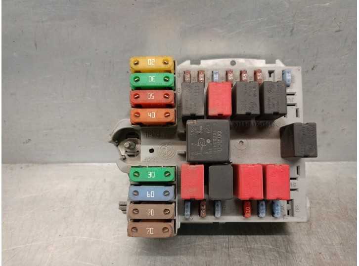 Replacement relay / fuse box for Lancia Ypsilon (101) 1.4 CAT OEM IAM reference 51792196 