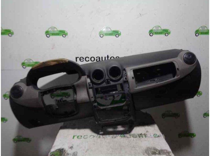 Recambio de salpicadero para dacia sandero 1.6 cat referencia OEM IAM NEGRO Y GRIS 