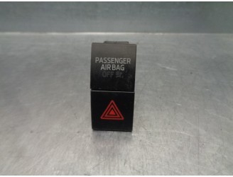 Replacement warning switch for Skoda Rapid 1.6 TDI DPF OEM IAM reference 5JA953507B 