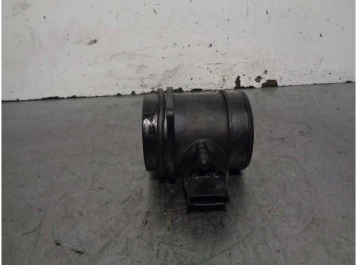 Replacement mass air flow sensor for Volvo S80 saloon 2.5 D OEM IAM reference 8670112 0280218108 BOSCH