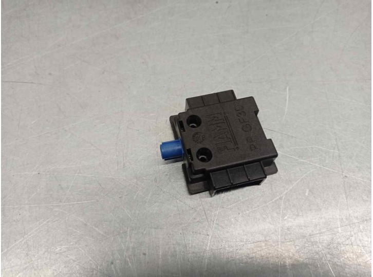 Recambio de antena para peugeot 508 1.6 16v turbo referencia OEM IAM 9666359980 