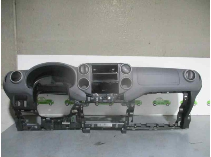 Recambio de salpicadero para citroën berlingo 1.6 16v hdi referencia OEM IAM 8231LQ NEGRO Y GRIS 