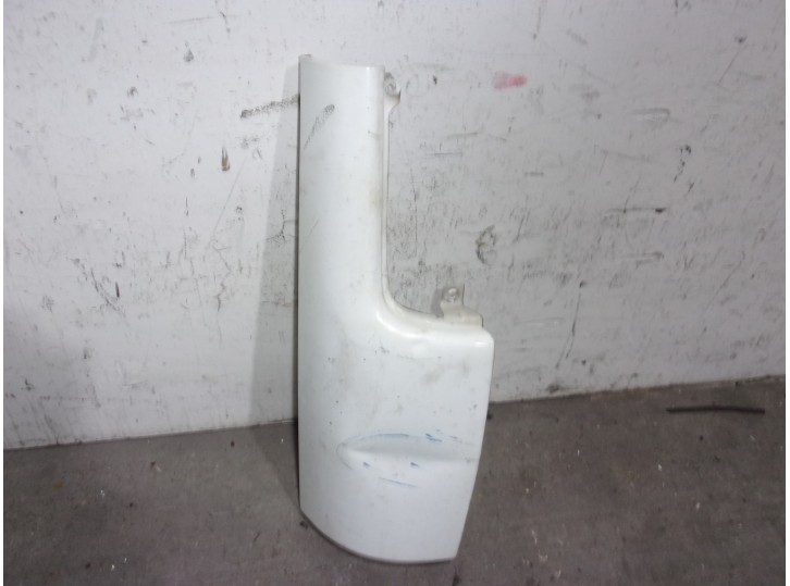 Recambio de aleta delantera derecha para nissan cabstar 3.0 referencia OEM IAM 4714375 BLANCA 