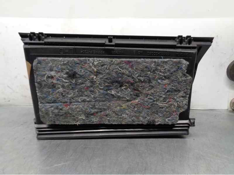 Recambio de guantera para toyota yaris 1.3 16v cat referencia OEM IAM 555510D060  