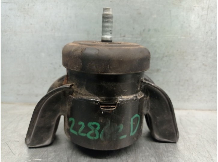 Replacement of right engine mount for Kia Rio III (UB) 1.25 CVVT OEM IAM reference 218141R000 