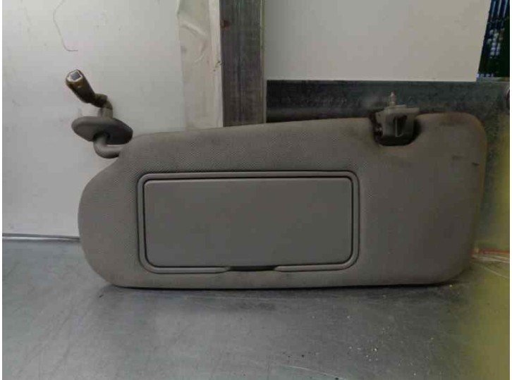 Recambio de parasol izquierdo para kia sorento 2.5 crdi cat referencia OEM IAM 852013E040CY 