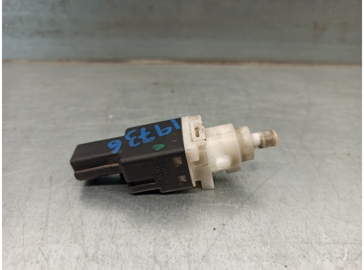 Recambio de interruptor para peugeot boxer caja cerr.techo sobreelev.(bat.4035)(335/440)(2007 => 2.2 hdi cat referencia OEM IAM 