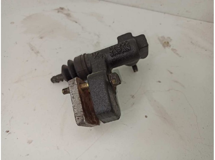 Replacement clutch slave cylinder for Nissan Primera Saloon (P11) OEM IAM reference NABCO 