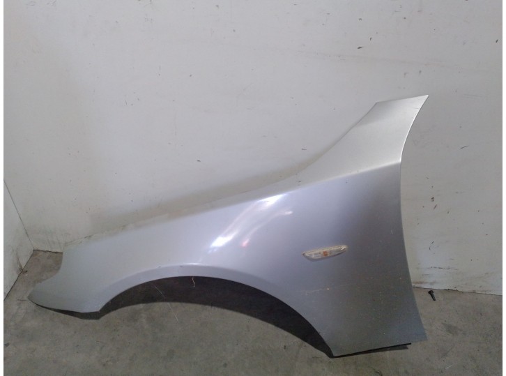 Recambio de aleta delantera izquierda para bmw serie 5 touring (e61) 2.5 cat referencia OEM IAM 41357111429 41357111429 