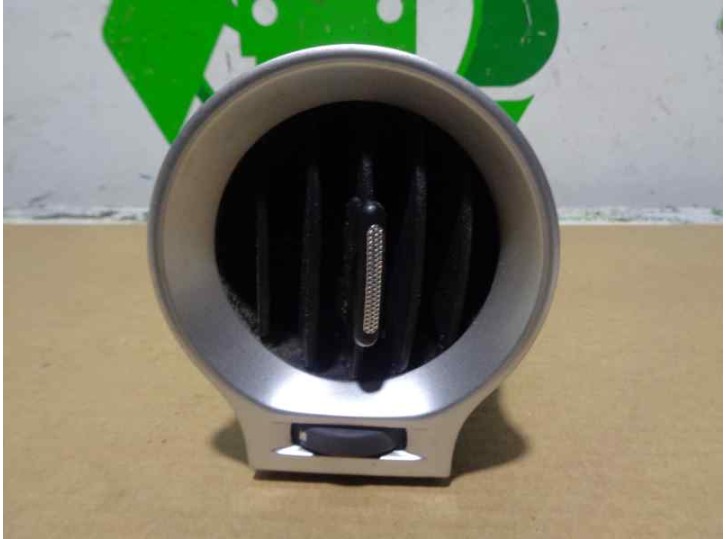 Recambio de aireador para renault koleos 2.0 dci diesel fap referencia OEM IAM 68760JY00A 68760JY00B