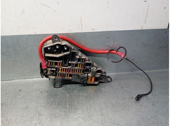 Recambio de caja reles / fusibles para bmw serie 5 touring (e61) 2.5 cat referencia OEM IAM 6906588 6906588 