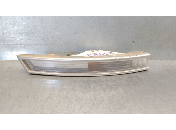Replacement right front light for Volkswagen Passat Variant (3C5) 2.0 TDI OEM IAM reference 3C0953042E 1K0949102 