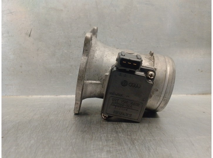 Replacement mass air flow sensor for Audi A4 saloon (B5) 1.8 20V OEM IAM reference 037906461B AFH6010A HITACHI