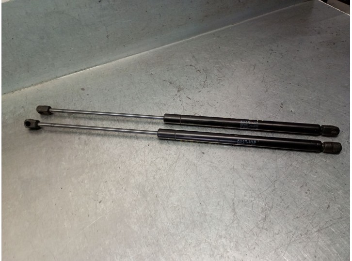 Replacement boot/tailgate struts for Mitsubishi Carisma (DA_) 1.8 GDi (DA2A) OEM IAM reference MB927791 MB927791 