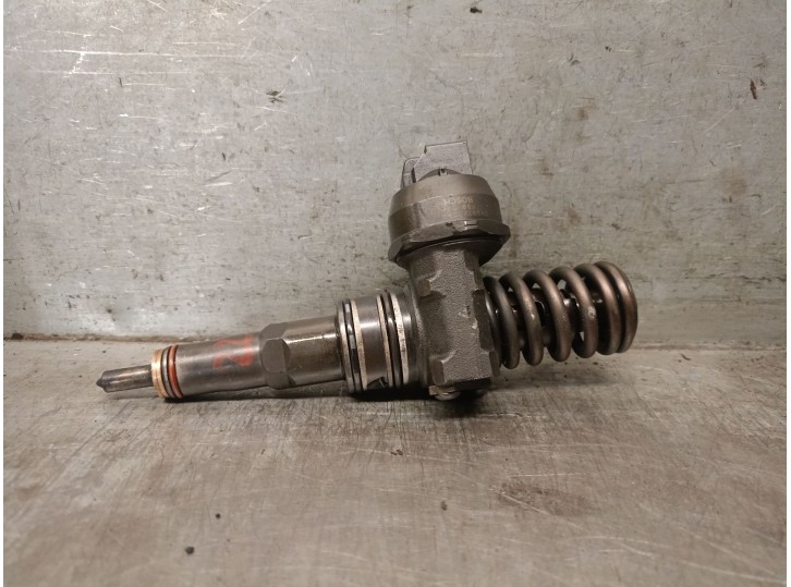 Replacement injector for Seat Ibiza (6L1) 1.9 TDI OEM IAM reference 038130073AJ 038130073AJ 