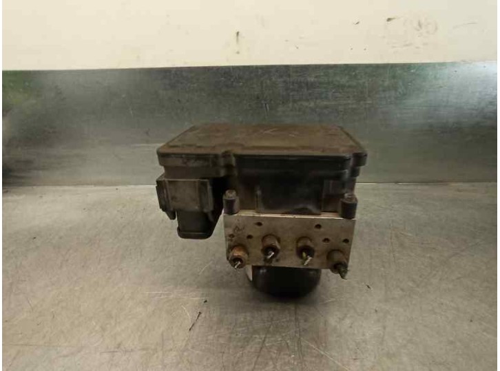 Replacement ABS unit for Chrysler Voyager (RG) 2.8 CRD cat OEM IAM reference P04721453AC 
