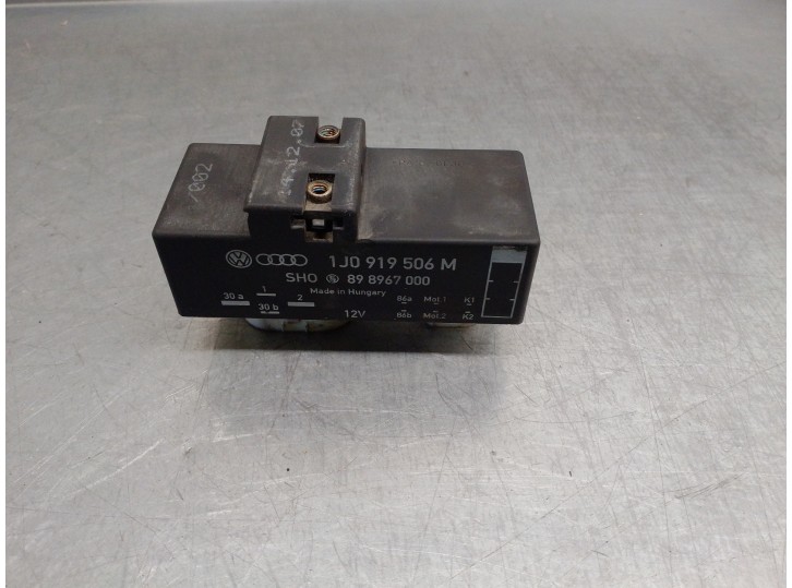 Replacement glow plug relay for Seat Ibiza (6L1) 1.4 TDi OEM IAM reference 1J0919506M 898967000 SHO