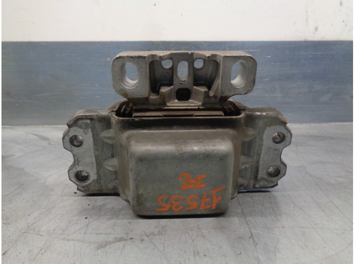 Replacement left engine mount for Skoda Octavia Saloon (1Z3) 1.6 TDi DPF OEM IAM reference 1K0199555BB 