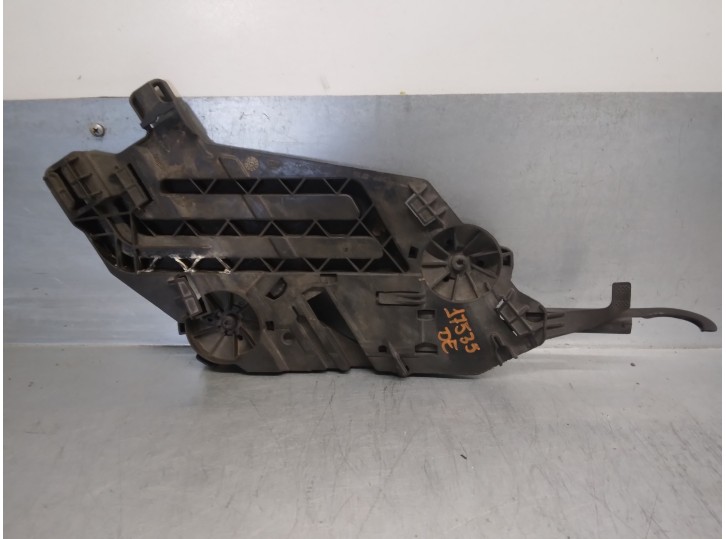 Recambio de soporte faro derecho para skoda octavia berlina (1z3) 1.6 tdi dpf referencia OEM IAM RE17035202  