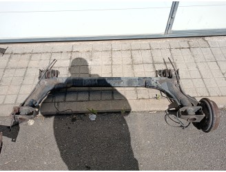 Recambio de puente trasero para volkswagen golf iii berlina (1h1) 1.8 referencia OEM IAM 1H0500051R TAMBOR 4 AGUJEROS 