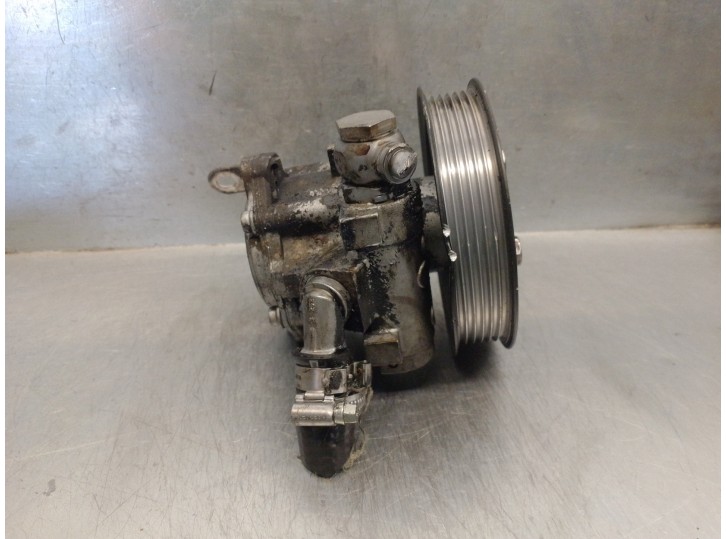 Recambio de bomba servodireccion para bmw serie 3 touring (e46) 320d referencia OEM IAM 678045901 LH2114302 