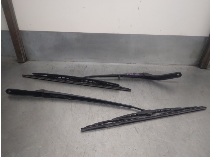 Recambio de brazo limpia delantero derecho para bmw x5 (e53) 3.0 turbodiesel cat referencia OEM IAM 61617132216 