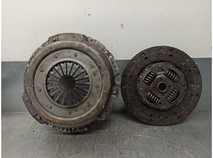 Recambio de kit embrague para ford ranger (eq) 2.5 12v td cat referencia OEM IAM 4421581 325020010 LUK