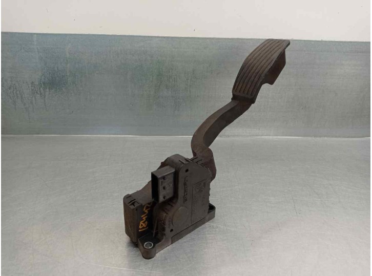 Recambio de potenciometro pedal para fiat grande punto (199) 1.3 16v jtd cat referencia OEM IAM 55702020  BITRON