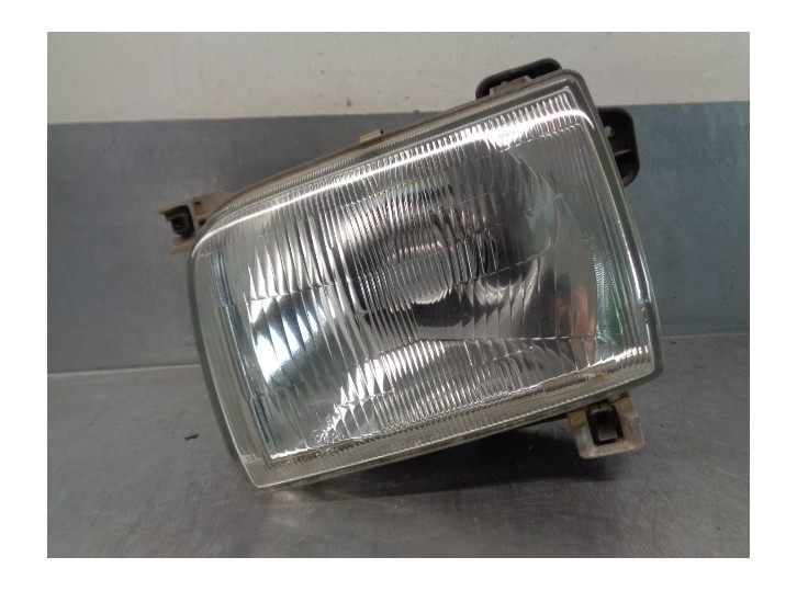 Replacement left headlight for Nissan Pick-up (D22) 2.5 turbodiesel OEM IAM reference 260603S225 