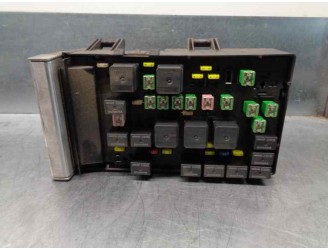 Recambio de caja reles / fusibles para chrysler voyager (rg) 2.8 crd grand voyager limited referencia OEM IAM 05102969AC 0514457