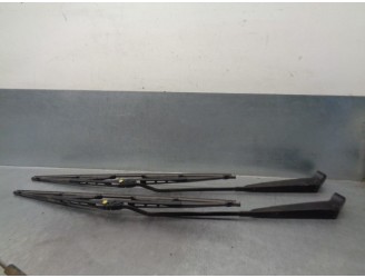 Recambio de brazo limpia delantero derecho para nissan pick-up (d22) 2.5 turbodiesel referencia OEM IAM 28881VJ400  