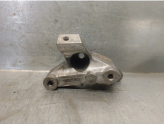 Recambio de soporte motor para chrysler jeep gr.cherokee (wj/wg) 2.7 crd cat referencia OEM IAM A6110782541 A6110782541 