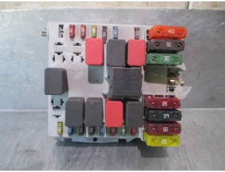 Recambio de caja reles / fusibles para fiat punto berlina (188) 1.2 16v cat referencia OEM IAM 46763650 