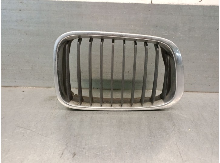 Recambio de rejilla delantera para bmw serie 3 berlina (e46) 2.0 16v diesel cat referencia OEM IAM 51138208490 51138208490 