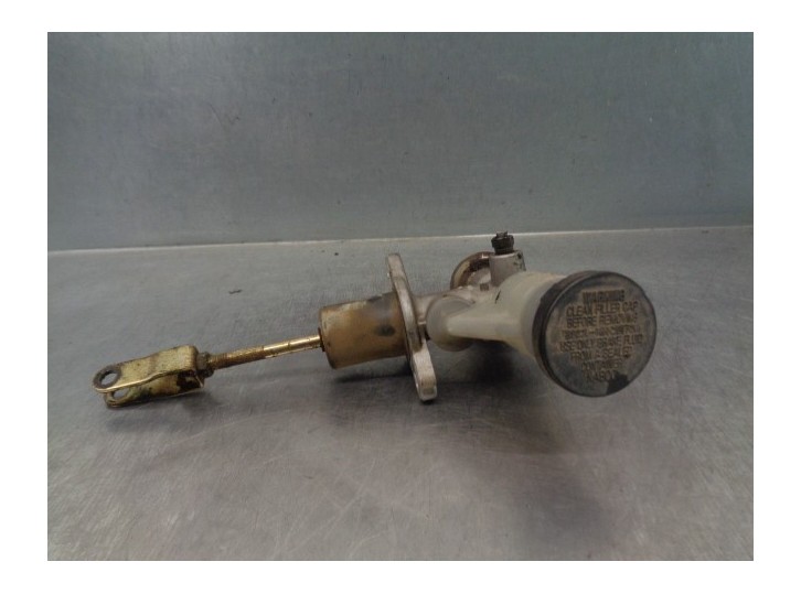 Replacement clutch pump for Nissan Pick-Up (D22) 2.5 turbodiesel OEM IAM reference 306103S105 