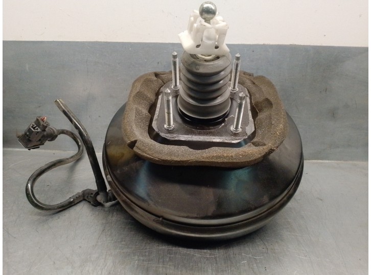 Recambio de servofreno para citroën c3 ii 1.2 12v referencia OEM IAM 9672460780 0204705494 BOSCH