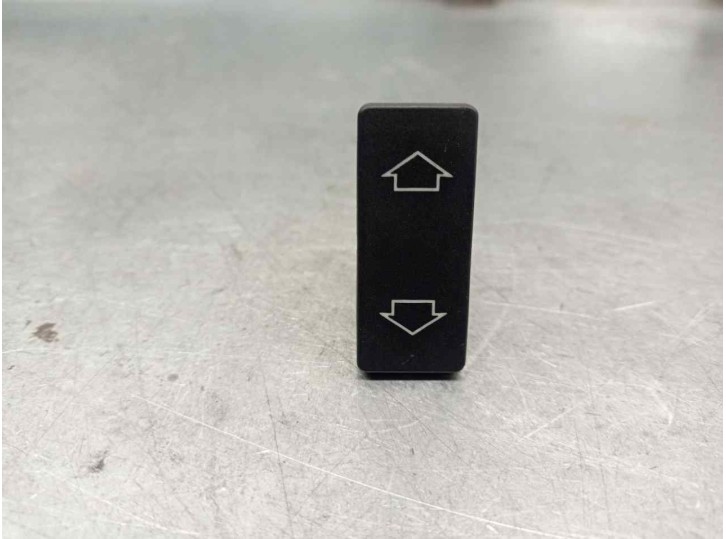 Recambio de mando elevalunas delantero derecho para peugeot 309 1.6 referencia OEM IAM 