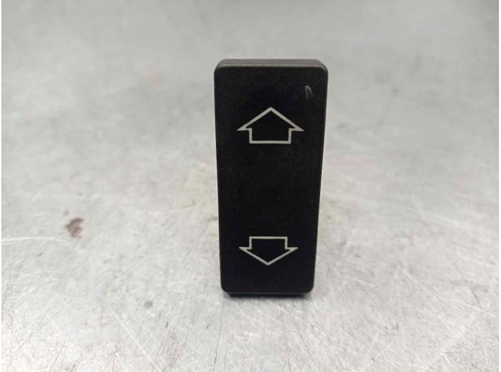 Recambio de mando elevalunas delantero izquierdo para peugeot 309 1.6 referencia OEM IAM 