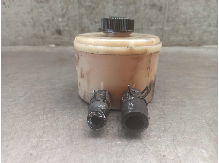 Recambio de deposito servo para kia carnival ii 2.9 crdi lx referencia OEM IAM 0K85032400B 