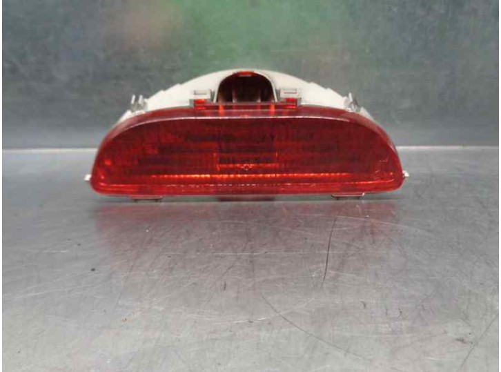 Replacement center brake light for Kia Carnival II 2.9 CRDi LX OEM IAM reference 0K53B51580FKZ 