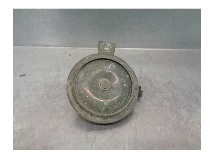 Recambio de claxon para nissan pick-up (d22) 2.5 turbodiesel referencia OEM IAM 256203S300  