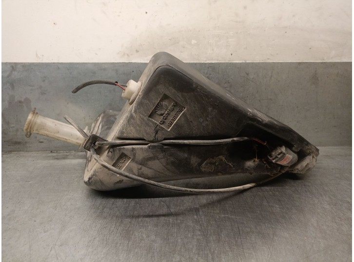 Replacement windshield washer reservoir for Daewoo Aranos 2.0 OEM IAM reference 96161778 96161778 