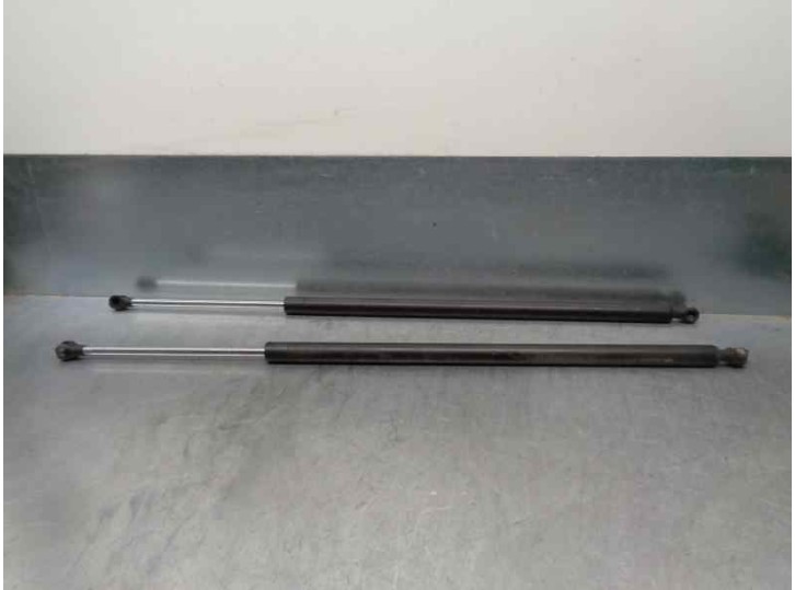 Replacement trunk / tailgate shock absorbers for Renault Espace IV (JK0) 2.2 dCi turbodiesel OEM IAM reference 8200021574 