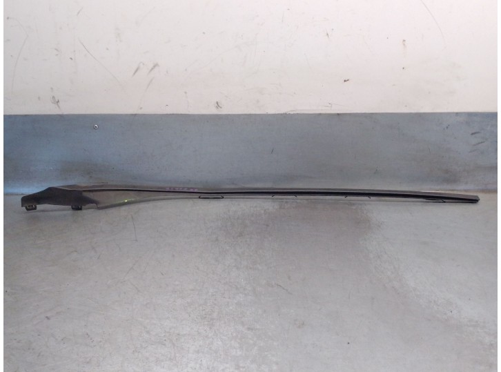 Recambio de molduras delanteras para volvo v60 i (155) d3 / d4 referencia OEM IAM 30753986 31335865 