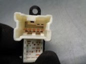 Replacement rear right window regulator switch for Nissan Tiida (C11X/SC11X) 1.5 dCi turbodiesel CAT OEM IAM reference 25411AX01